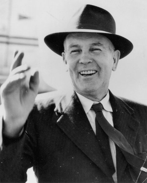 File:722px-BenChifley.jpg