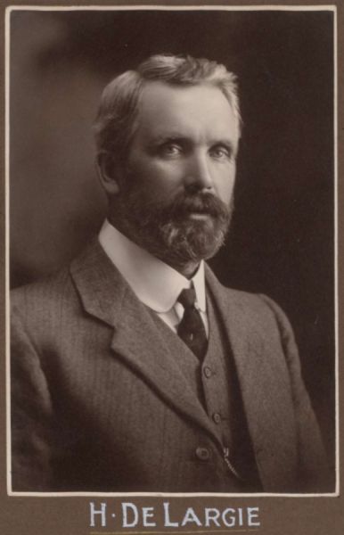 File:579px-DeLargie.jpg